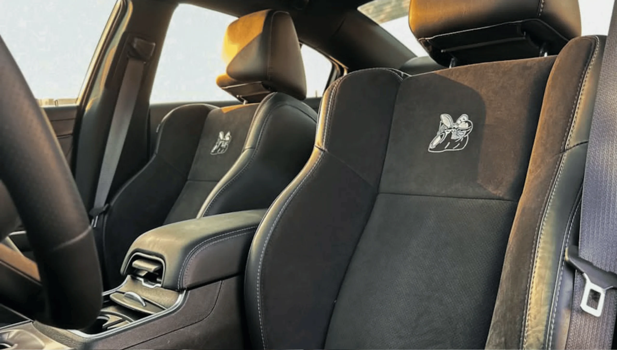 
								Dodge Durango SRT full									